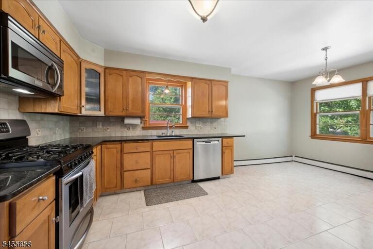 Property listing MLS 4048436 photo 16