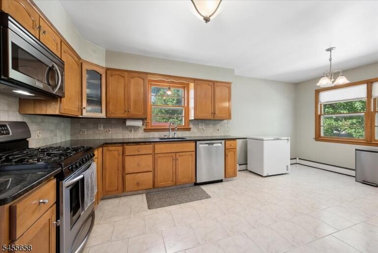 Property listing MLS 4048436 photo 17