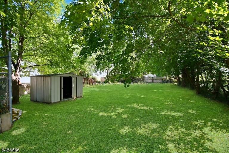 Property listing MLS 4048441 photo 31
