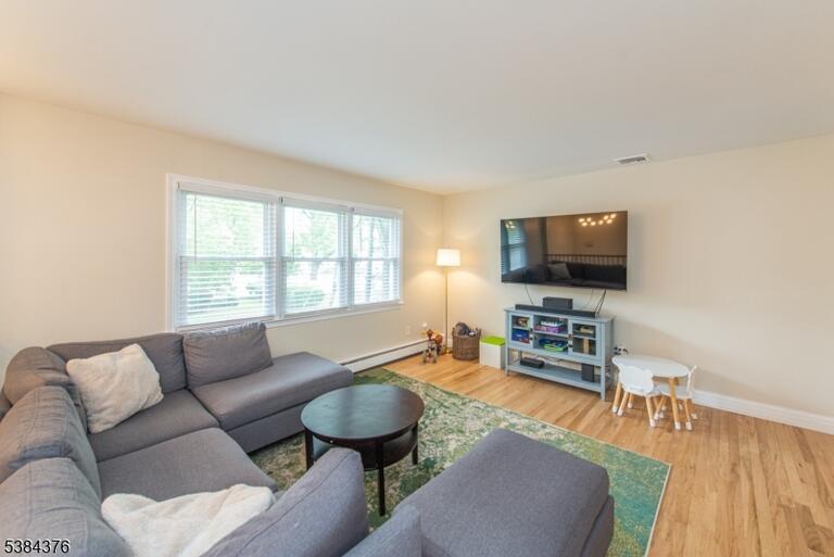 Property listing MLS 4048447 photo 11
