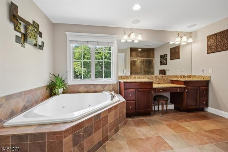 Property listing MLS 4048453 photo 27