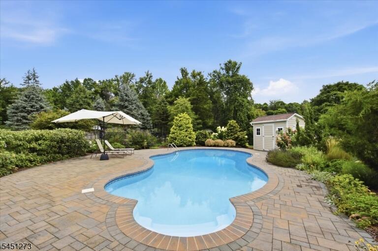 Property listing MLS 4048453 photo 41