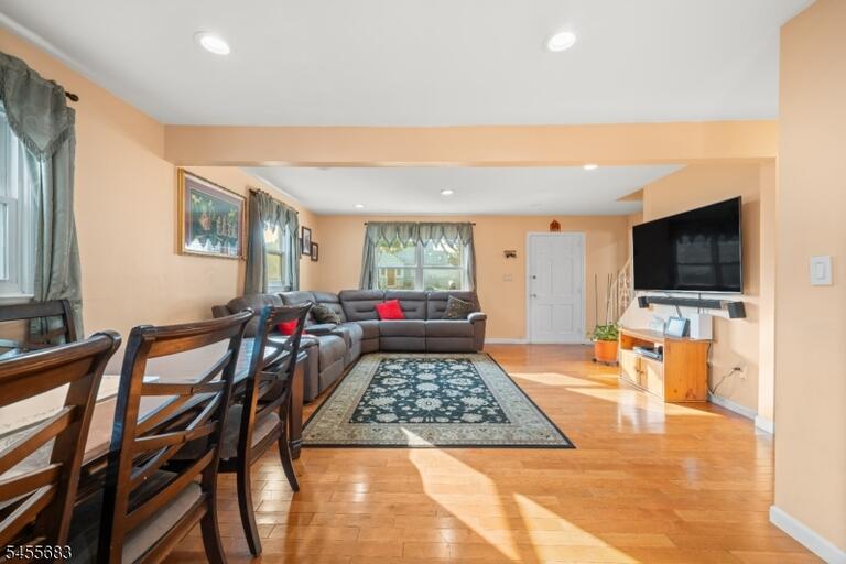 Property listing MLS 4048458 photo 6
