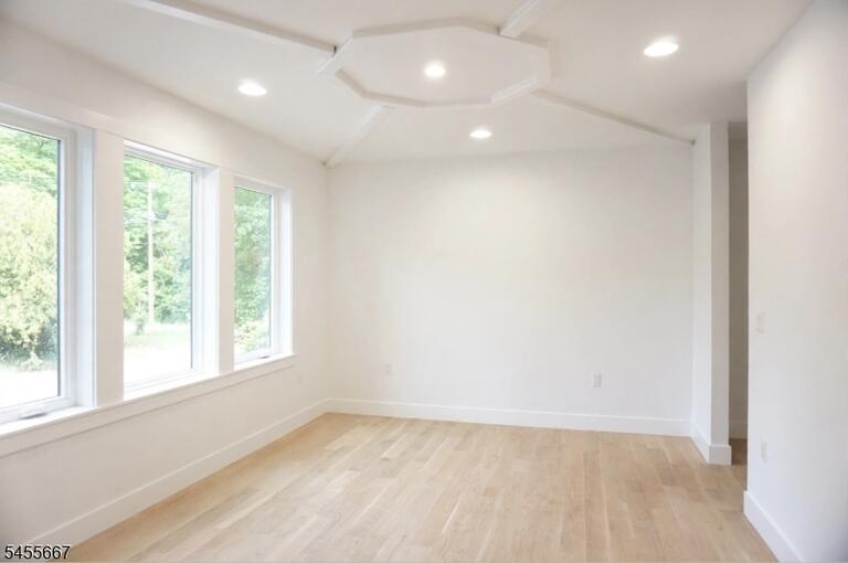 Property listing MLS 4048460 photo 12