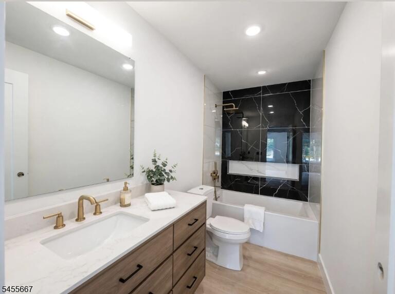 Property listing MLS 4048460 photo 13