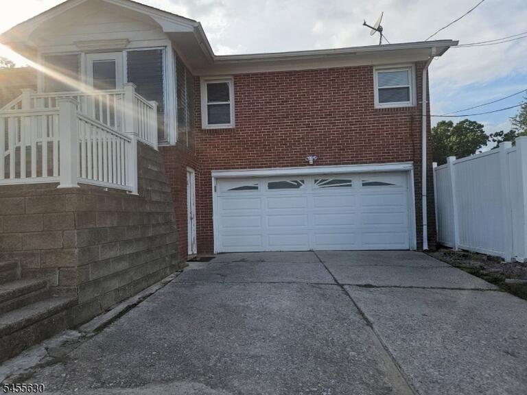 Property listing MLS 4048479 photo 3