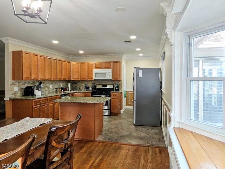 Property listing MLS 4048479 photo 6