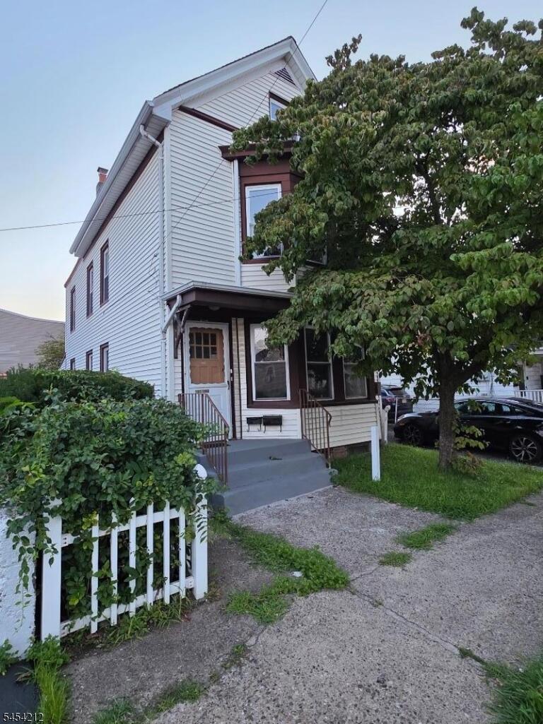 Property listing MLS 4048506 photo 4