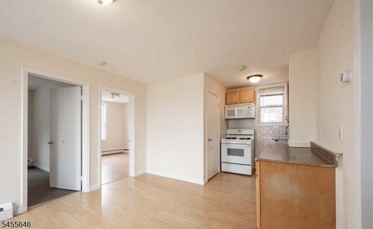 Property listing MLS 4048525 photo 11