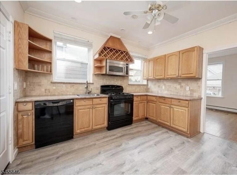 Property listing MLS 4048525 photo 2