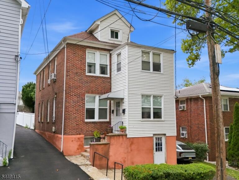 Property listing MLS 4048527 photo 1
