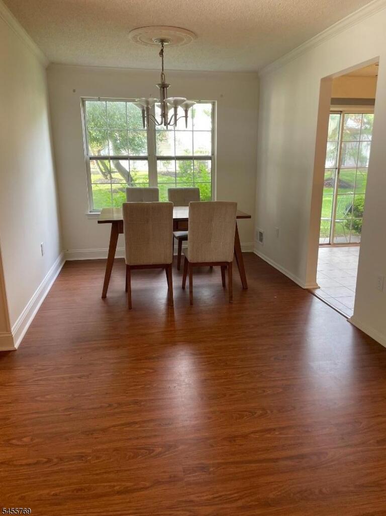 Property listing MLS 4048539 photo 4