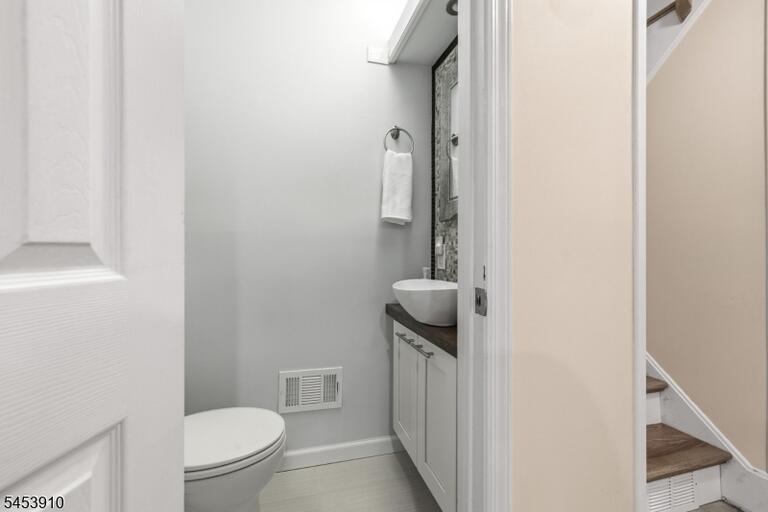 Property listing MLS 4048542 photo 22
