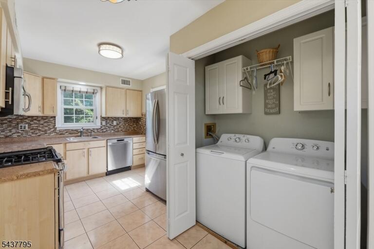 Property listing MLS 4048549 photo 16