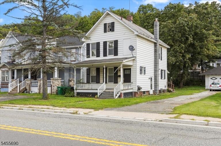 Property listing MLS 4048553 photo 2