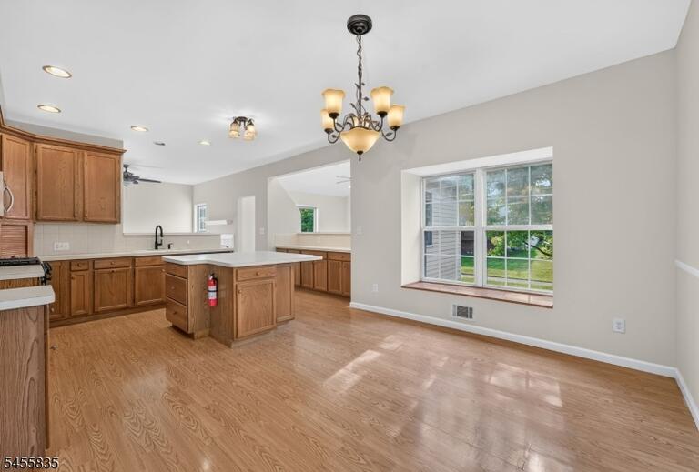 Property listing MLS 4048558 photo 6
