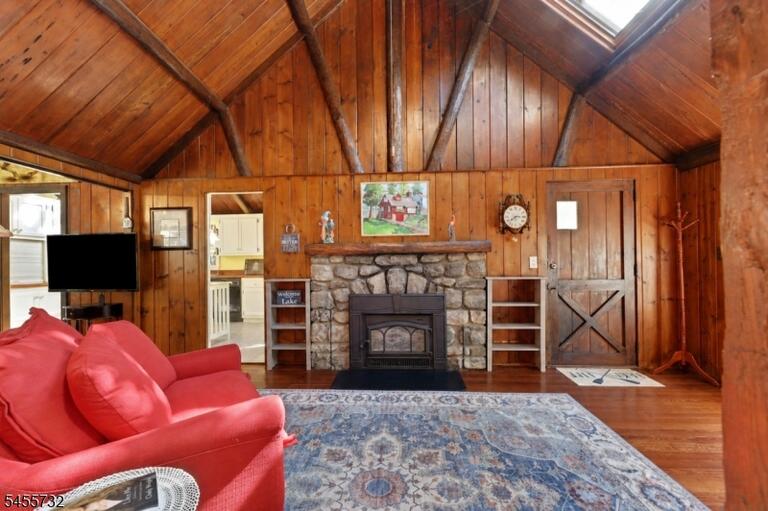 Property listing MLS 4048560 photo 6