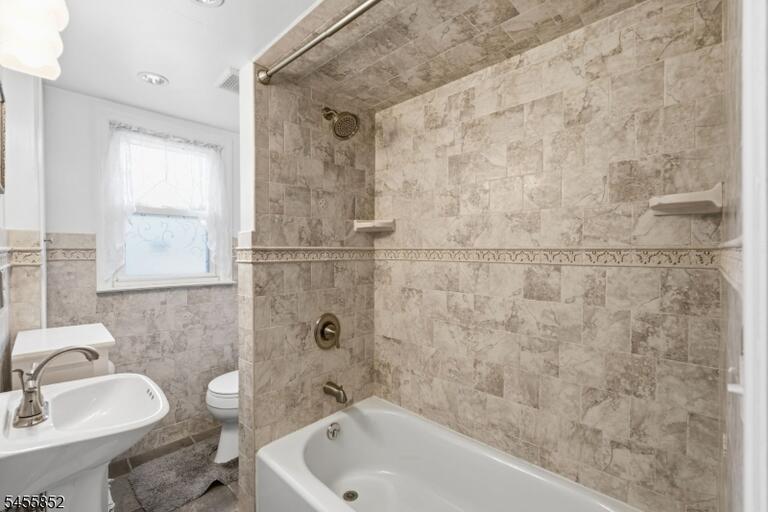 Property listing MLS 4048579 photo 14