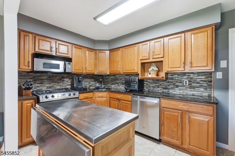 Property listing MLS 4048579 photo 5