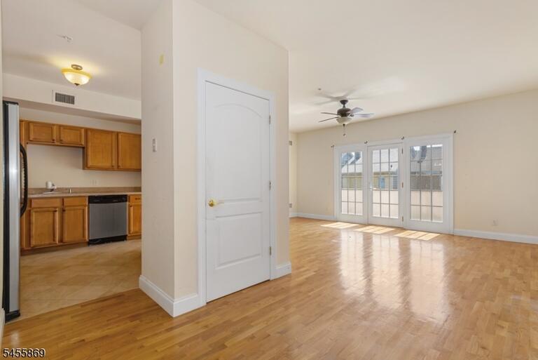Property listing MLS 4048581 photo 4