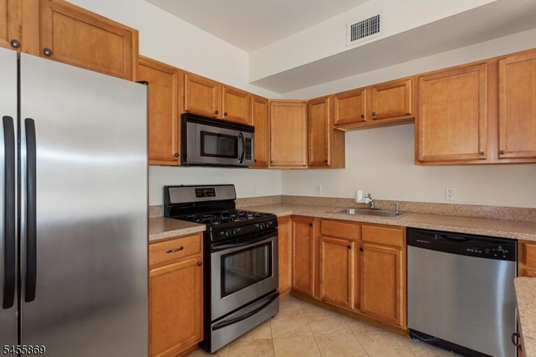 Property listing MLS 4048581 photo 6