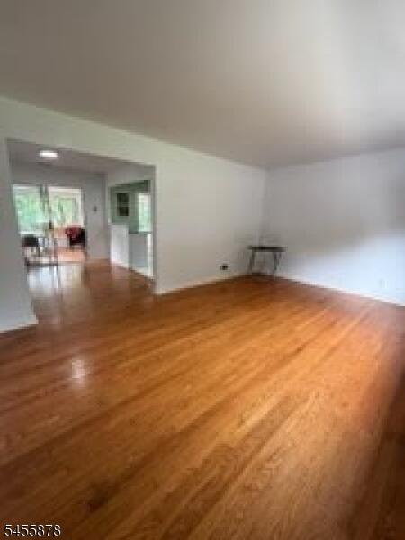 Property listing MLS 4048583 photo 2