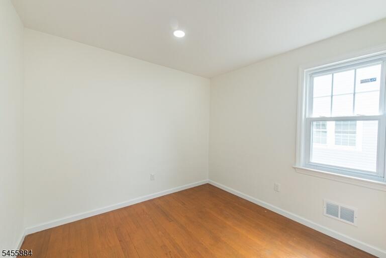 Property listing MLS 4048600 photo 11