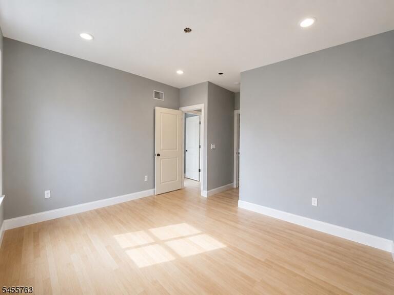 Property listing MLS 4048612 photo 19