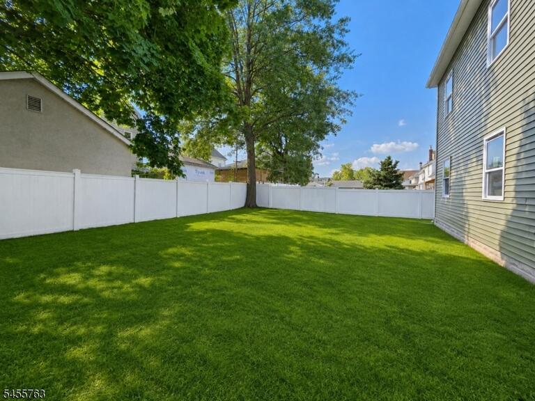 Property listing MLS 4048612 photo 7