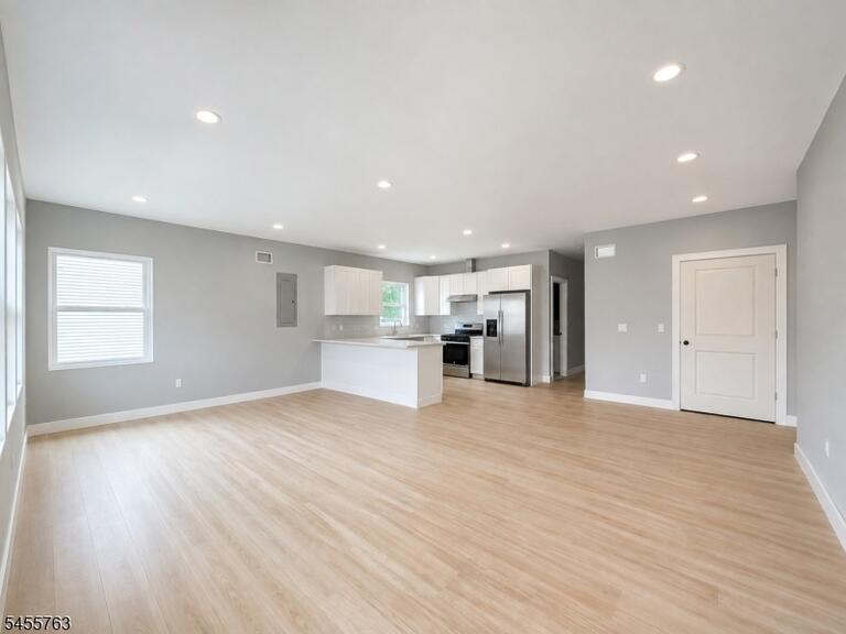 Property listing MLS 4048612 photo 9