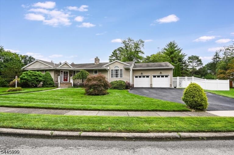 Property listing MLS 4048614 photo 1