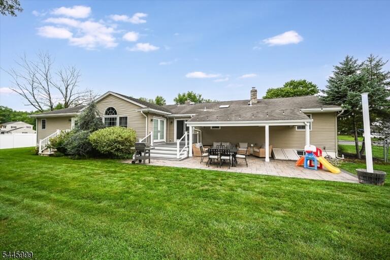 Property listing MLS 4048614 photo 27