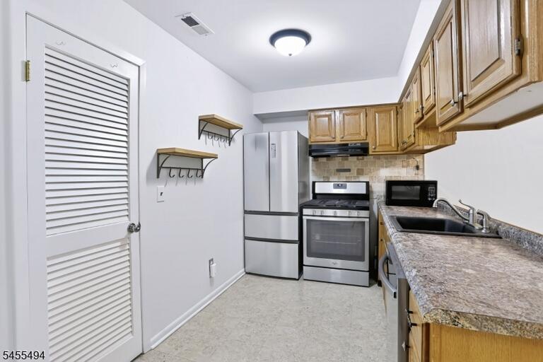 Property listing MLS 4048615 photo 16