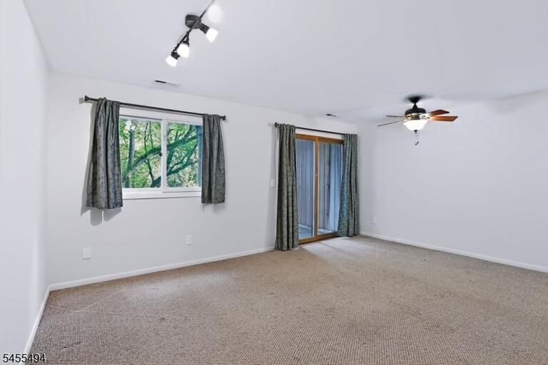 Property listing MLS 4048615 photo 9