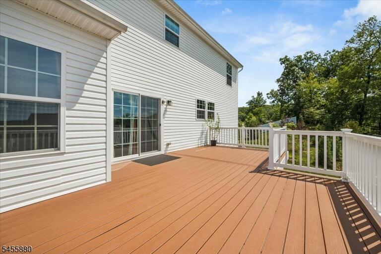 Property listing MLS 4048636 photo 32