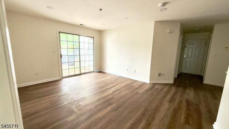 Property listing MLS 4048640 photo 4