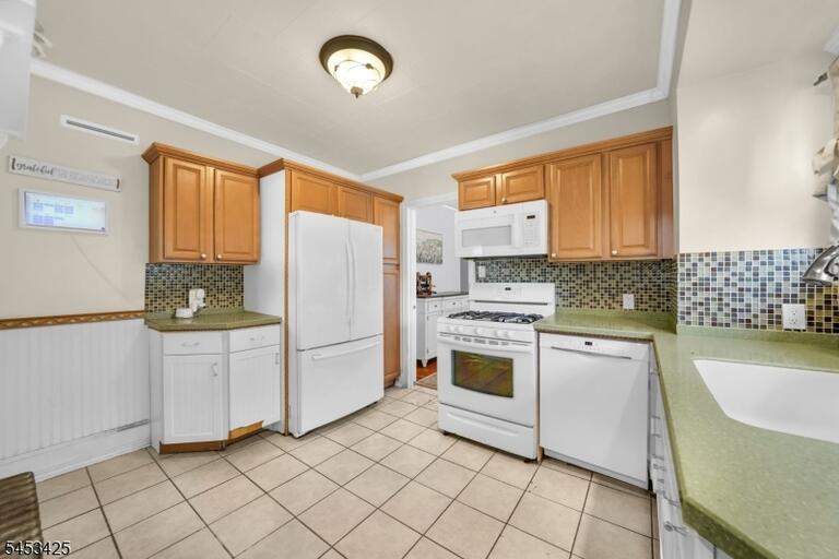 Property listing MLS 4048656 photo 9