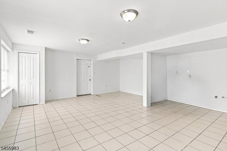 Property listing MLS 4048661 photo 17