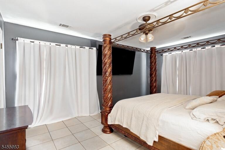 Property listing MLS 4048661 photo 8