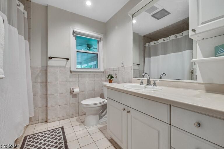Property listing MLS 4048705 photo 17