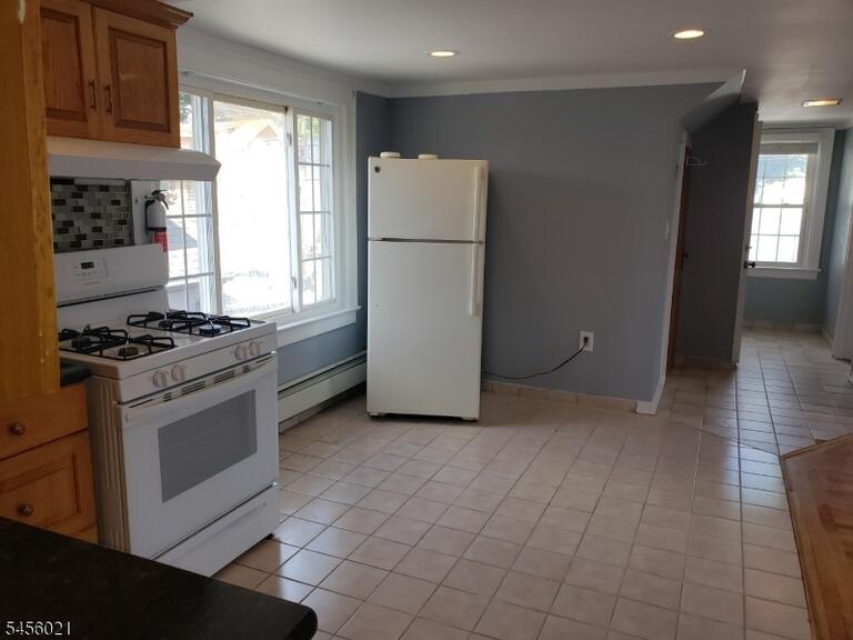 Property listing MLS 4048715 photo 5