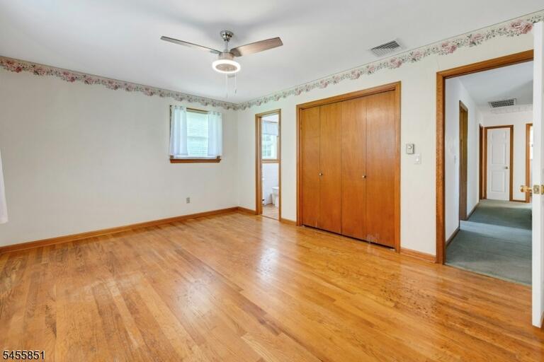 Property listing MLS 4048721 photo 18