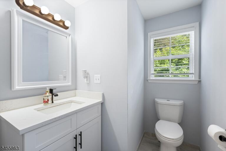 Property listing MLS 4048724 photo 17