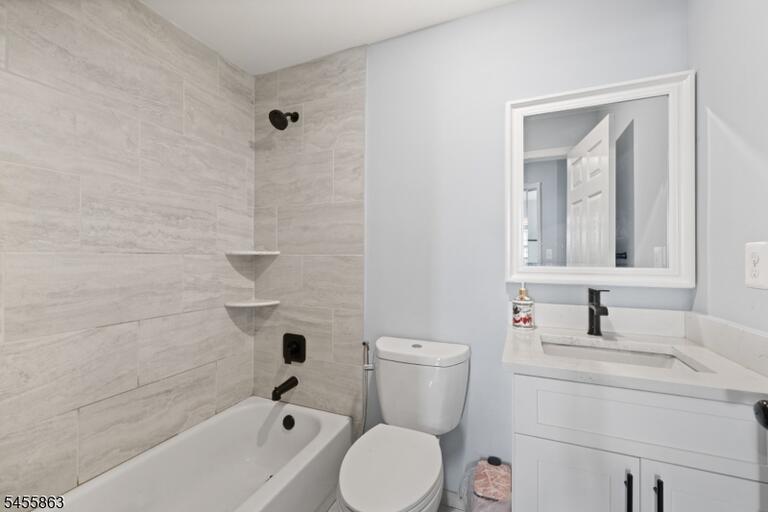 Property listing MLS 4048724 photo 7