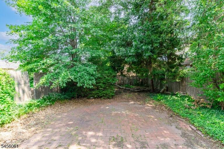 Property listing MLS 4048731 photo 25