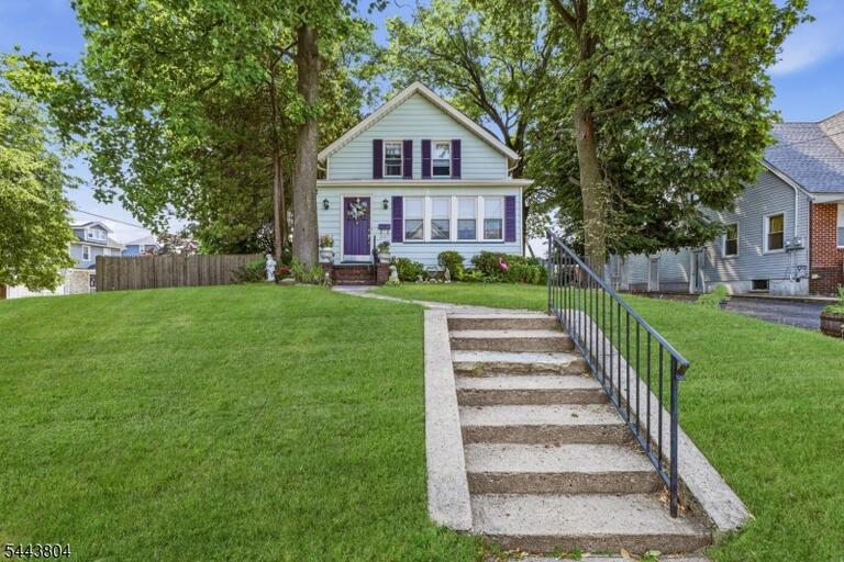 Property listing MLS 4048734 photo 2