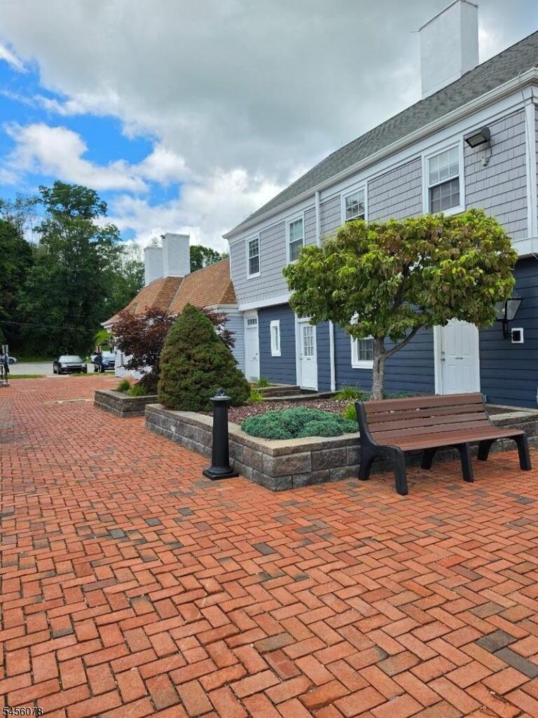 Property listing MLS 4048738 photo 1
