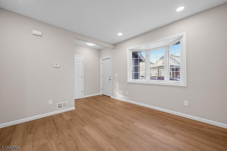 Property listing MLS 4048741 photo 10