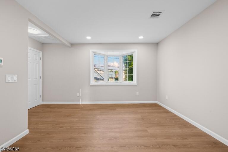 Property listing MLS 4048741 photo 4