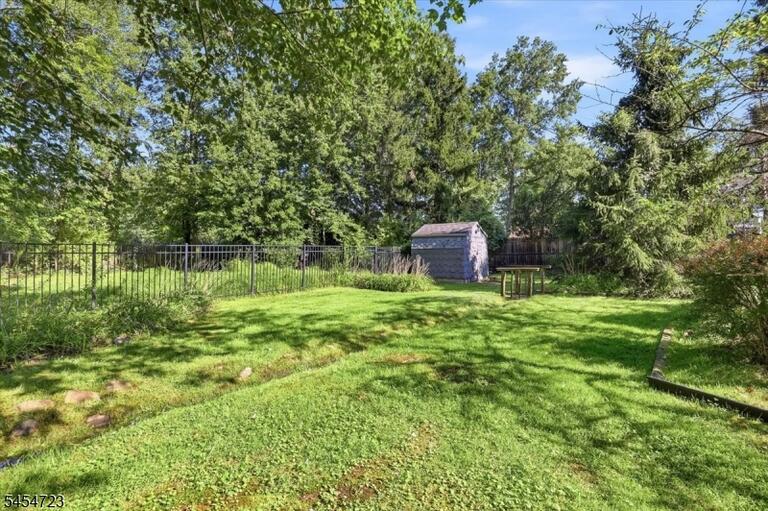 Property listing MLS 4048750 photo 36